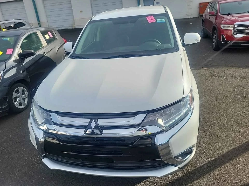 2018 Mitsubishi Outlander - Image 11 of 14