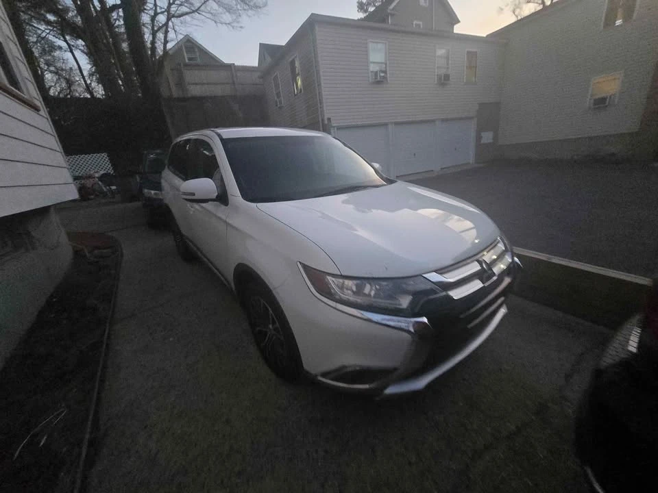 2018 Mitsubishi Outlander - Image 14 of 14