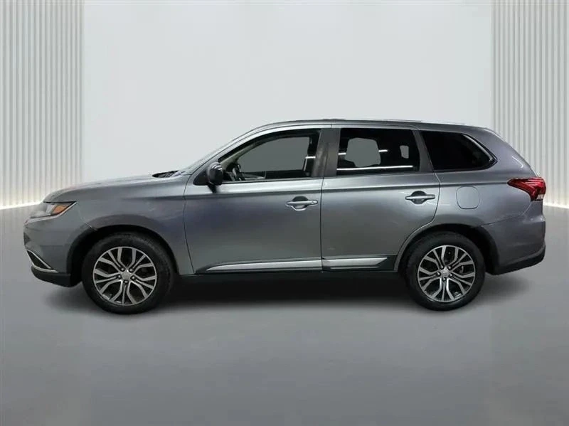 2018 Mitsubishi Outlander - Image 2 of 12
