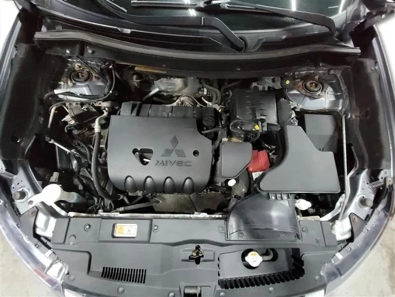2018 Mitsubishi Outlander - Image 11 of 12
