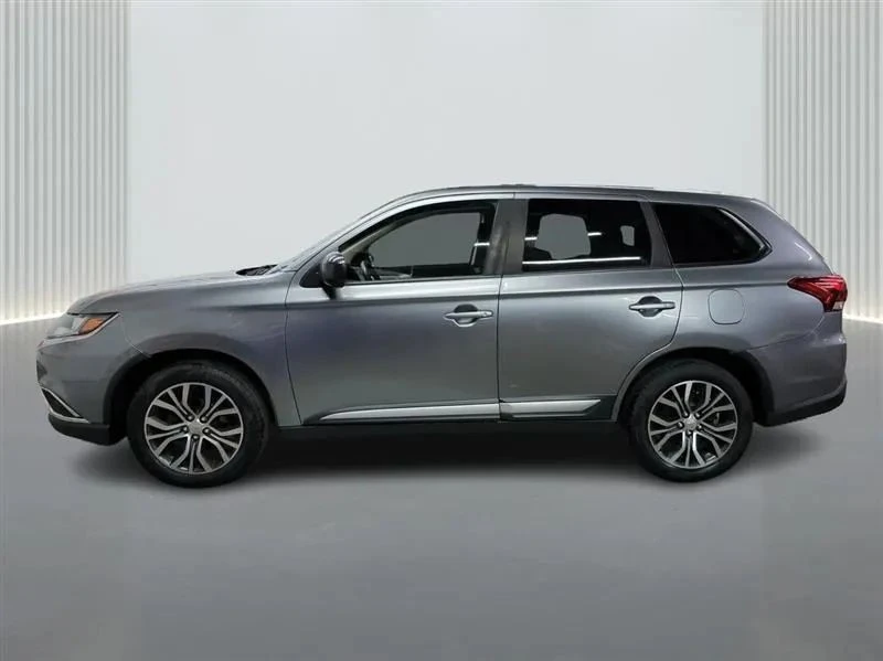 2018 Mitsubishi Outlander - Image 2 of 12
