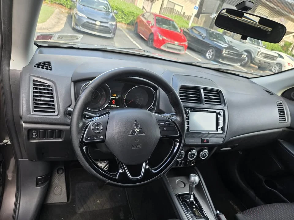 2018 Mitsubishi Outlander - Image 8 of 13