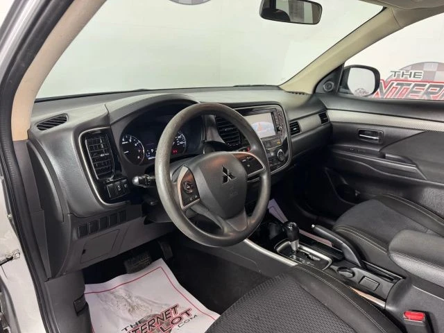 2018 Mitsubishi Outlander - Image 10 of 12