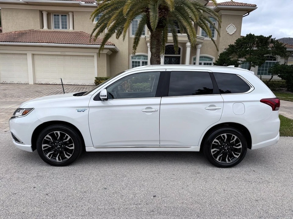 2018 Mitsubishi Outlander - Image 7 of 21