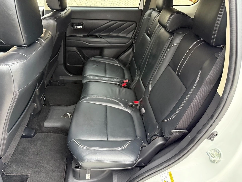 2018 Mitsubishi Outlander - Image 21 of 21