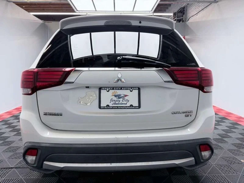 2018 Mitsubishi Outlander - Image 7 of 12