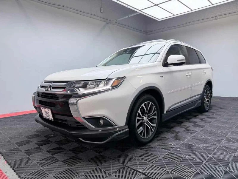 2018 Mitsubishi Outlander - Image 3 of 12