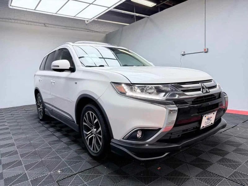 2018 Mitsubishi Outlander - Image 11 of 12