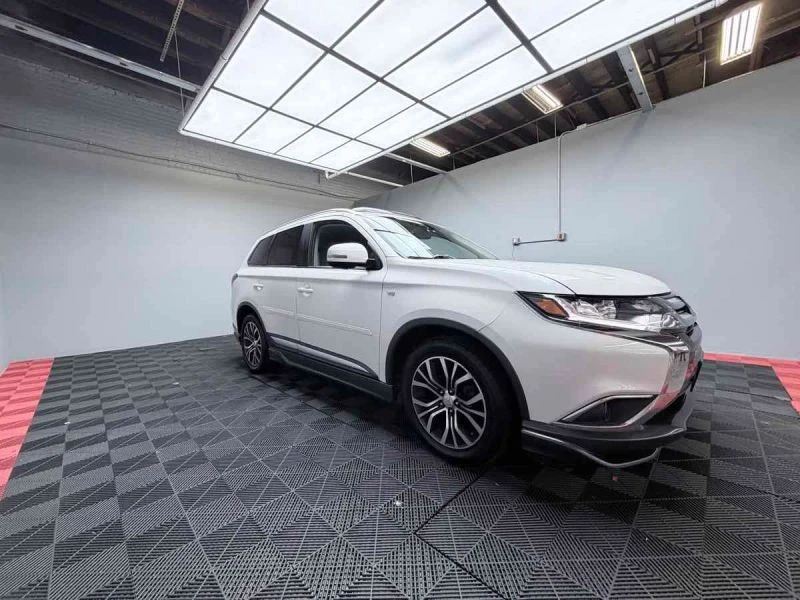 2018 Mitsubishi Outlander - Image 10 of 12