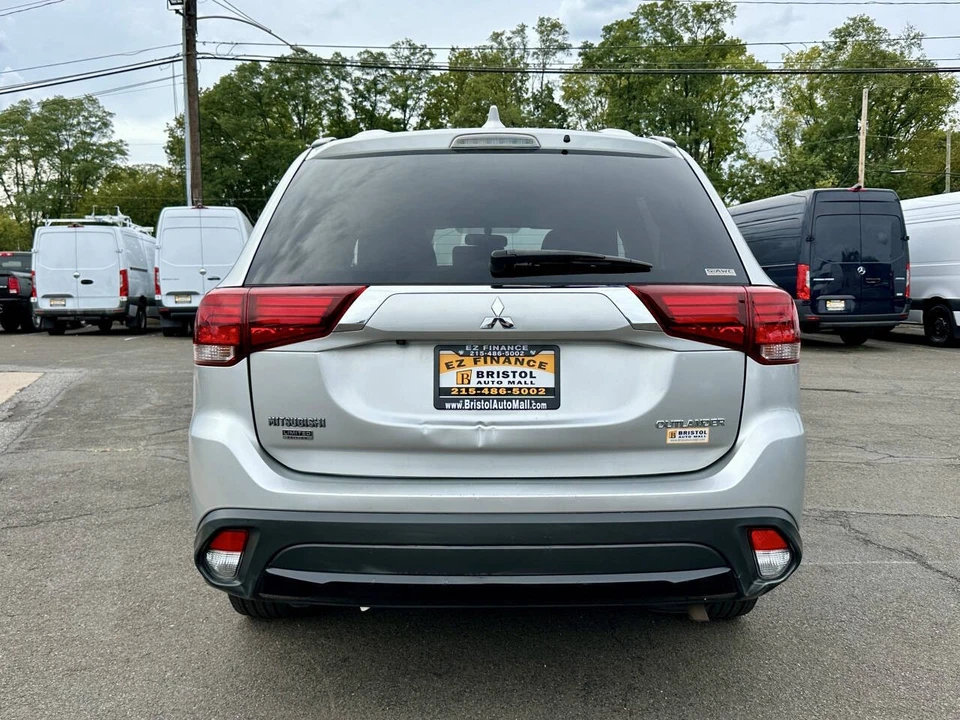 2018 Mitsubishi Outlander - Image 3 of 21