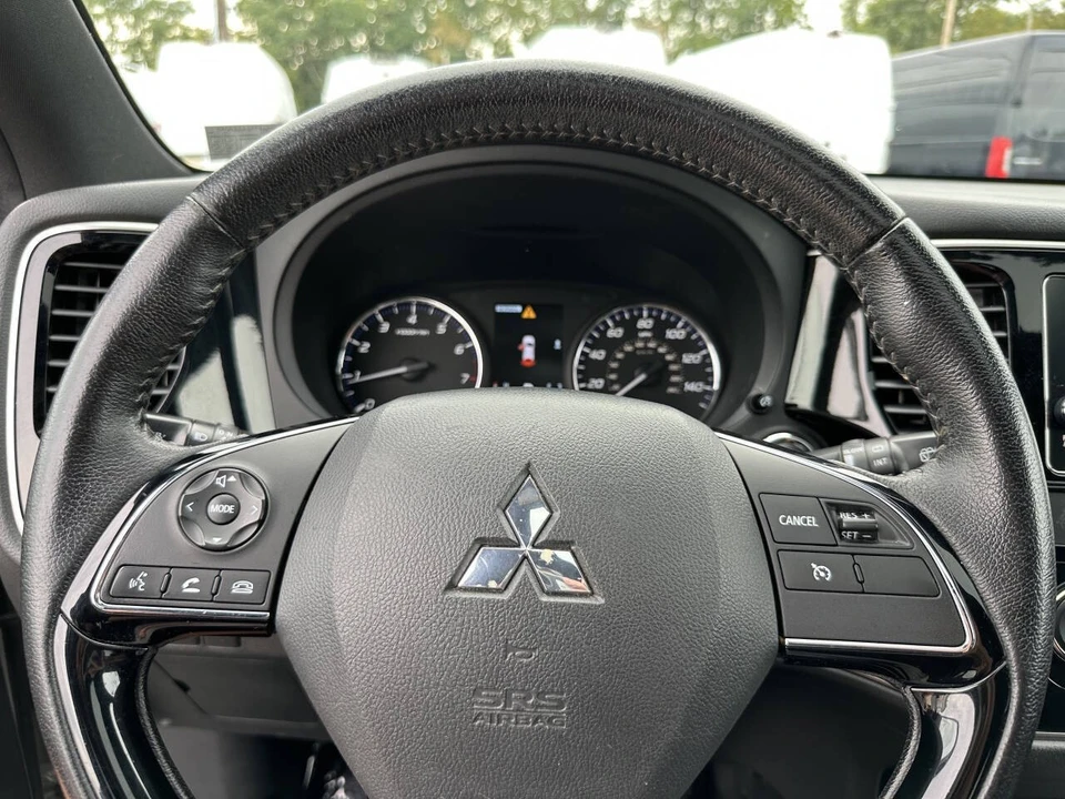 2018 Mitsubishi Outlander - Image 19 of 21