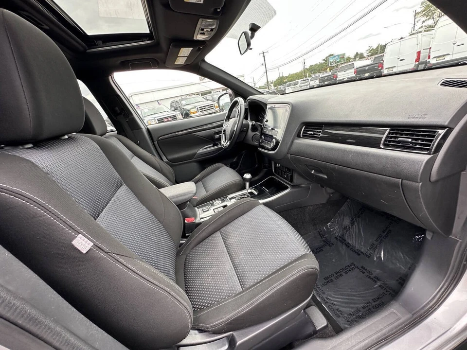 2018 Mitsubishi Outlander - Image 12 of 21