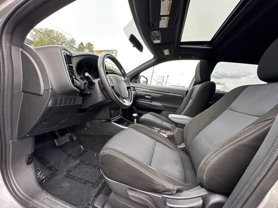 2018 Mitsubishi Outlander - Image 8 of 21