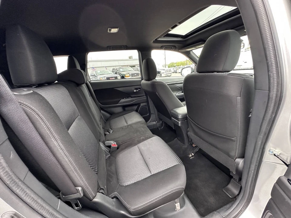 2018 Mitsubishi Outlander - Image 14 of 21