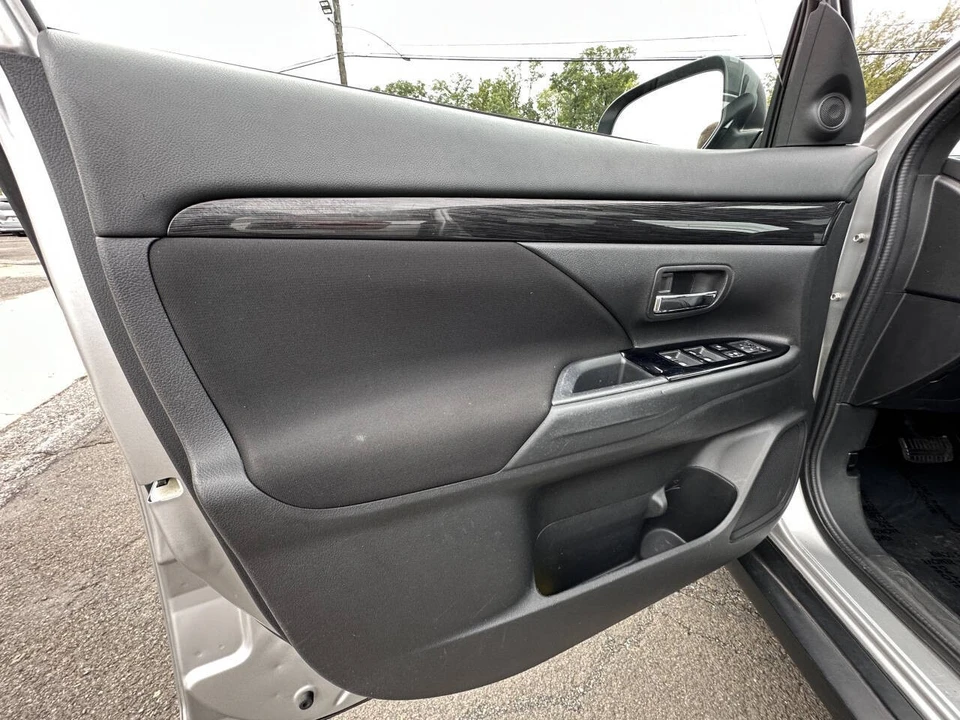 2018 Mitsubishi Outlander - Image 9 of 21