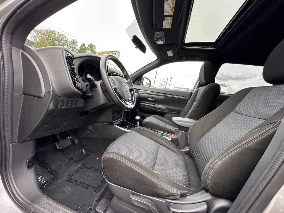 2018 Mitsubishi Outlander - Image 8 of 21