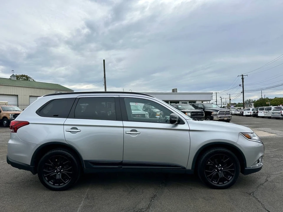 2018 Mitsubishi Outlander - Image 5 of 21