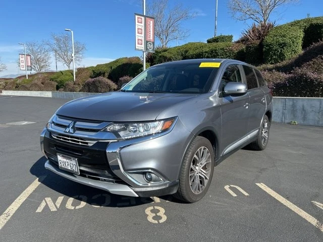 2018 Mitsubishi Outlander - Image 2 of 6