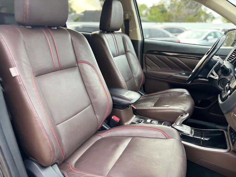 2018 Mitsubishi Outlander - Image 14 of 21