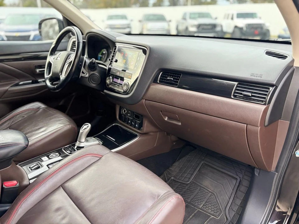 2018 Mitsubishi Outlander - Image 13 of 21