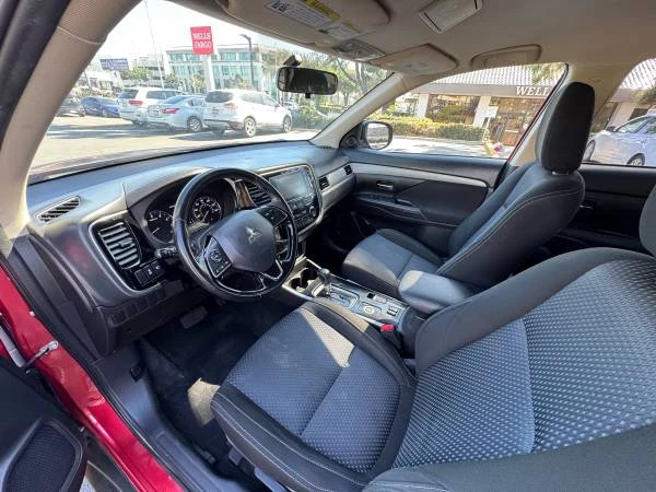 2018 Mitsubishi Outlander - Image 6 of 8