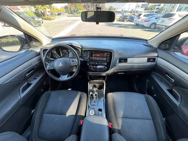 2018 Mitsubishi Outlander - Image 5 of 8