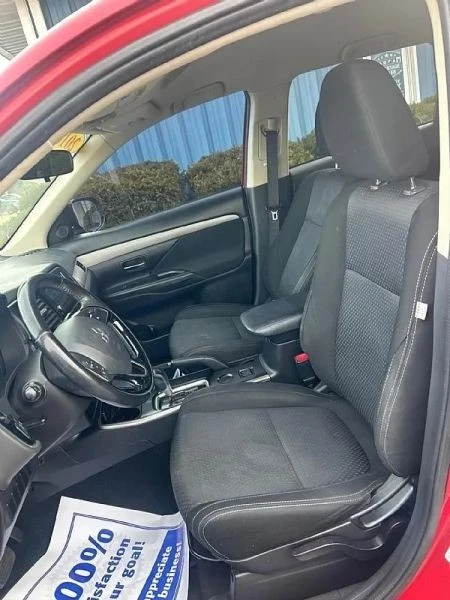 2018 Mitsubishi Outlander - Image 5 of 12