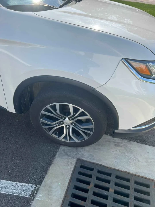2018 Mitsubishi Outlander - Image 3 of 5