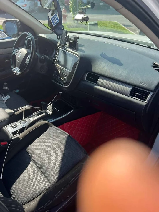 2018 Mitsubishi Outlander - Image 2 of 5