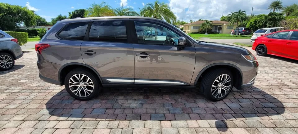 2018 Mitsubishi Outlander - Image 7 of 15