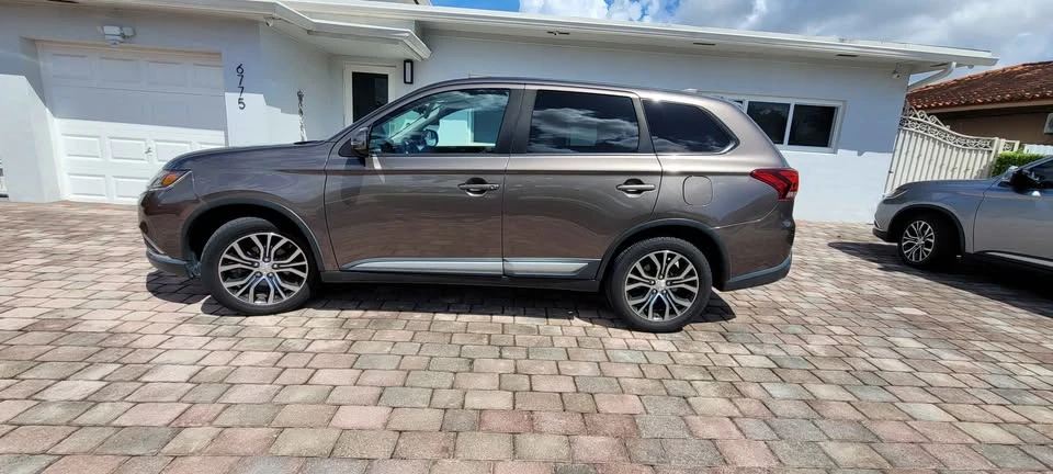 2018 Mitsubishi Outlander - Image 8 of 15