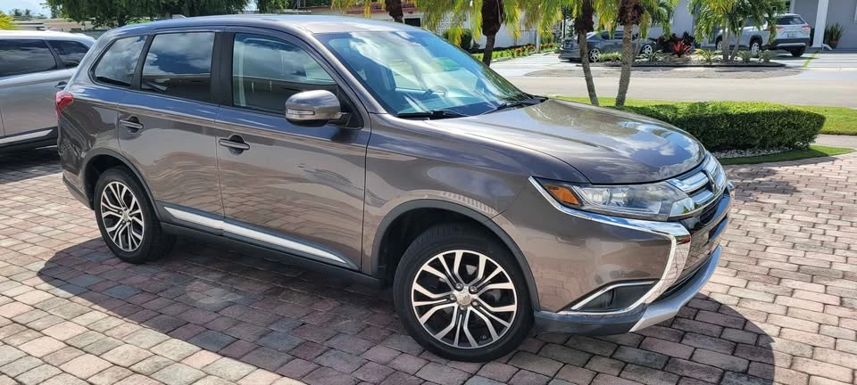 2018 Mitsubishi Outlander - Image 6 of 15