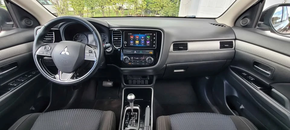 2018 Mitsubishi Outlander - Image 9 of 15