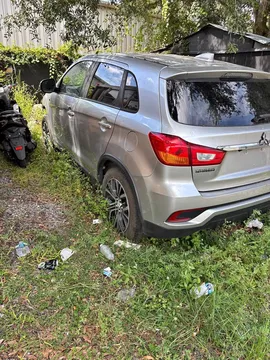 2018 Mitsubishi Outlander SE Sport Utility 4D