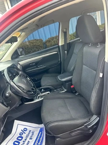 2018 Mitsubishi Outlander - Image 5 of 12