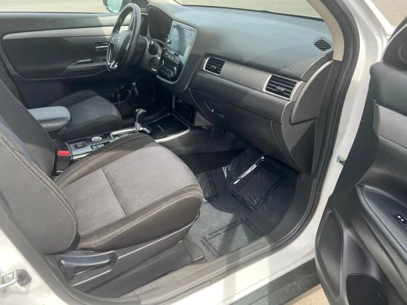 2018 Mitsubishi Outlander - Image 11 of 12