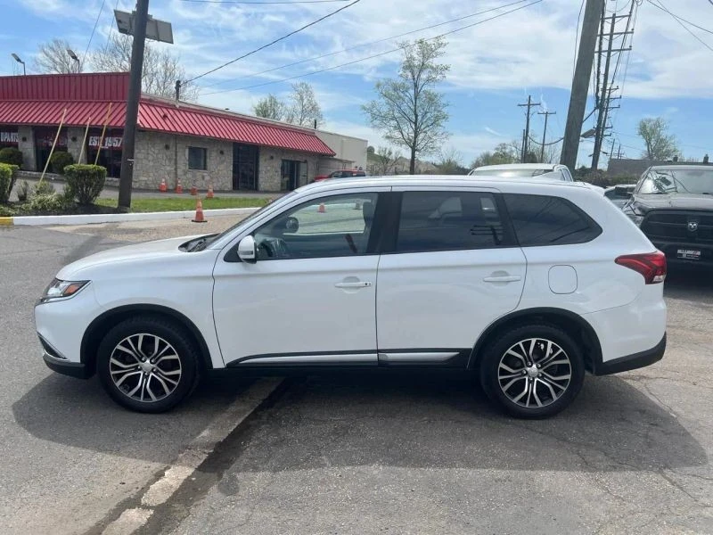 2018 Mitsubishi Outlander - Image 5 of 12