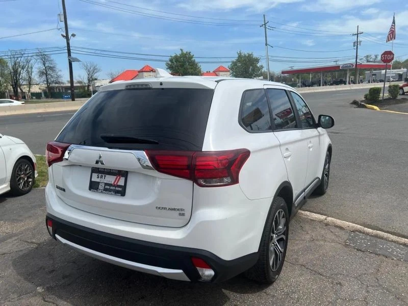 2018 Mitsubishi Outlander - Image 8 of 12