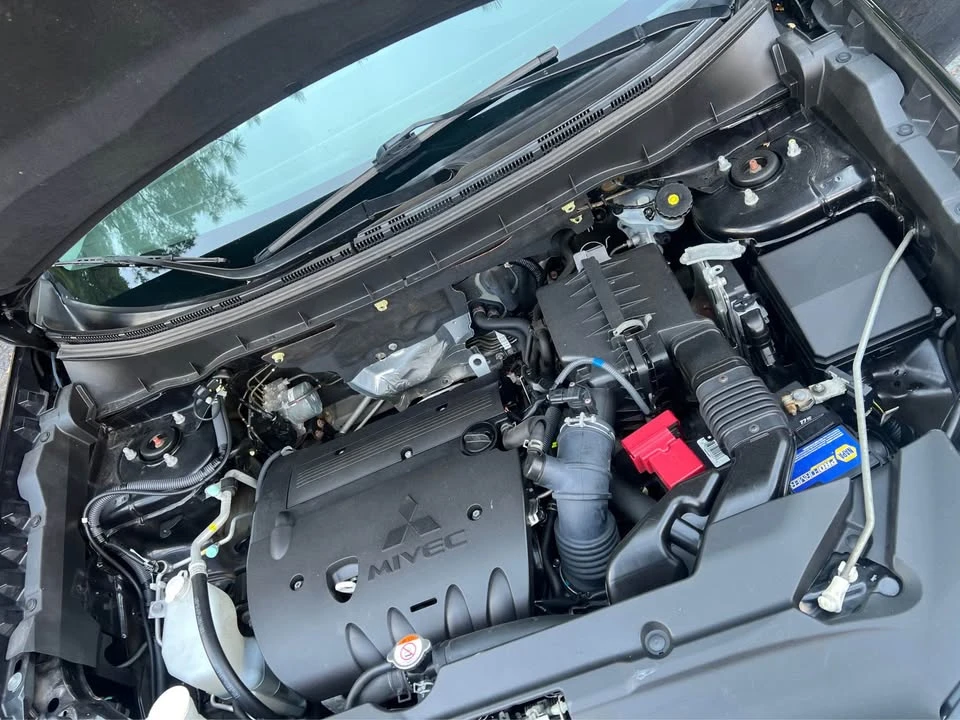 2018 Mitsubishi Outlander - Image 11 of 13