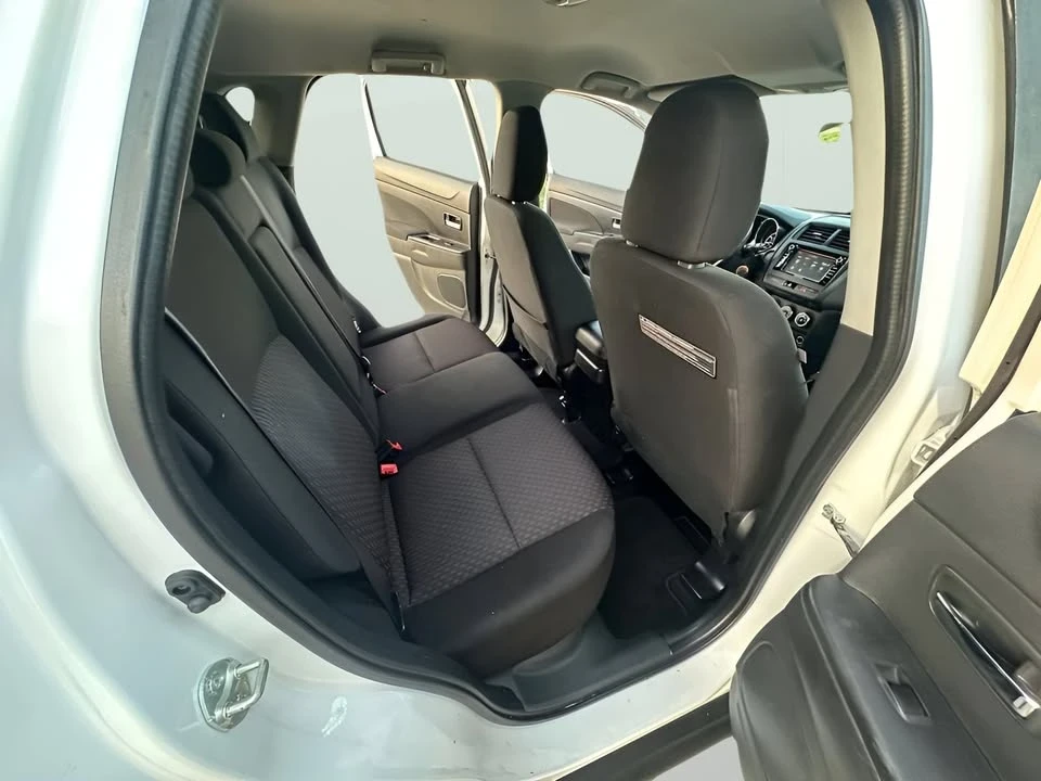 2018 Mitsubishi Outlander - Image 10 of 19