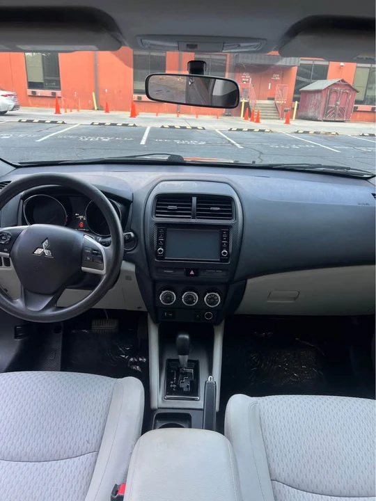 2018 Mitsubishi Outlander - Image 9 of 13