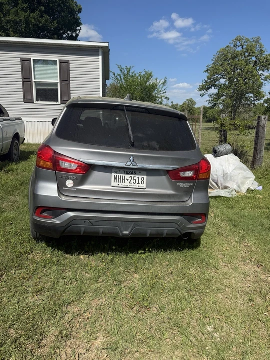 2018 Mitsubishi Outlander - Image 2 of 11