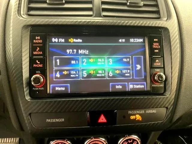 2018 Mitsubishi Outlander - Image 10 of 15