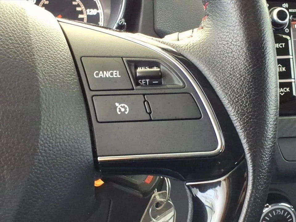 2018 Mitsubishi Outlander - Image 16 of 21