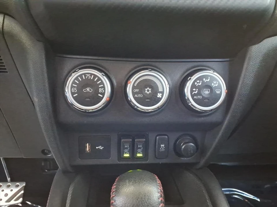 2018 Mitsubishi Outlander - Image 10 of 21