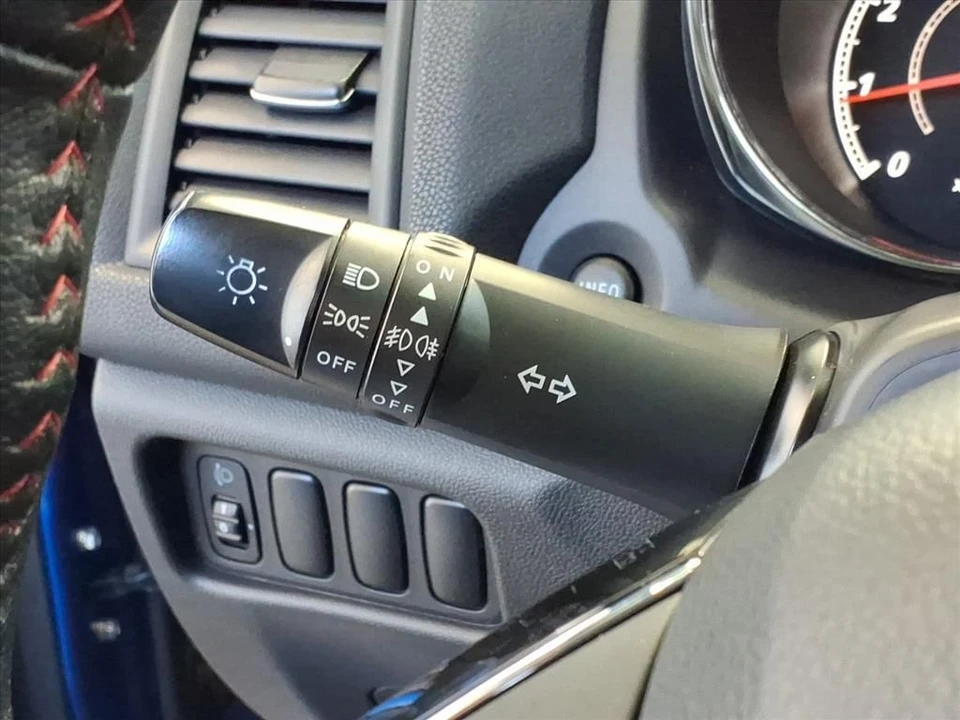 2018 Mitsubishi Outlander - Image 14 of 21