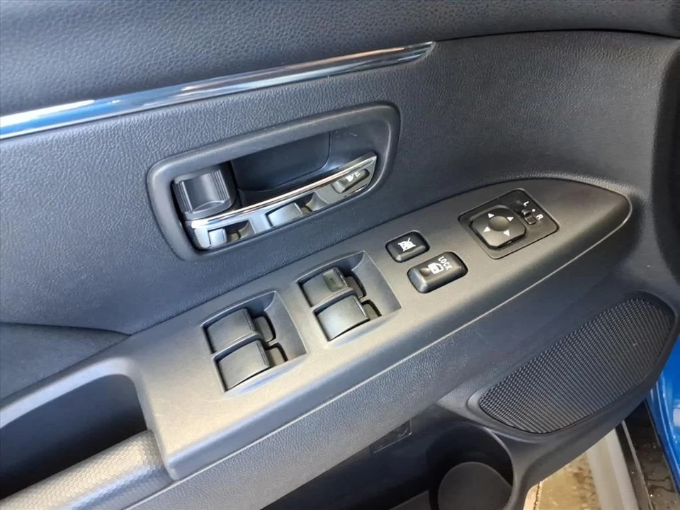 2018 Mitsubishi Outlander - Image 12 of 21