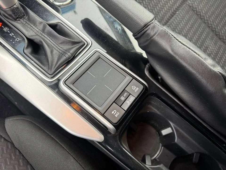 2018 Mitsubishi Eclipse Cross - Image 17 of 20