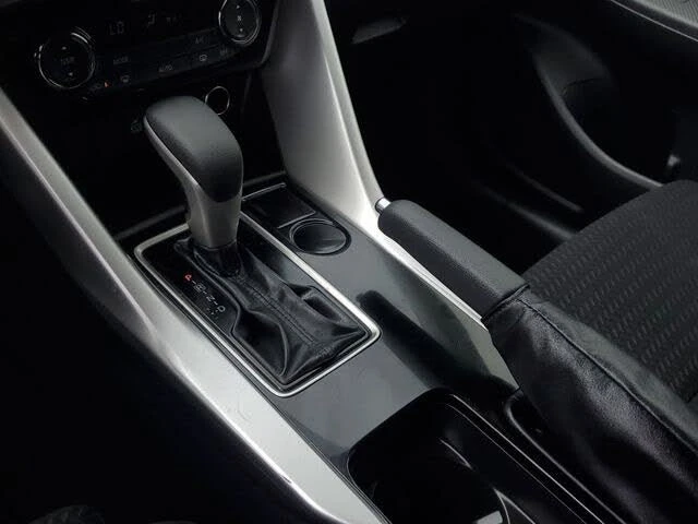 2018 Mitsubishi Eclipse Cross - Image 17 of 20