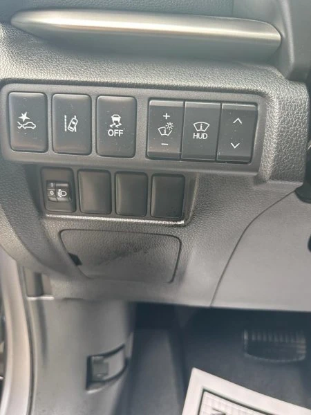 2018 Mitsubishi Eclipse - Image 7 of 20